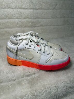 Nike Air Jordan 1 Low 'Sunset Sole' GS White/Laser Crimson 554723-100 Size 7Y